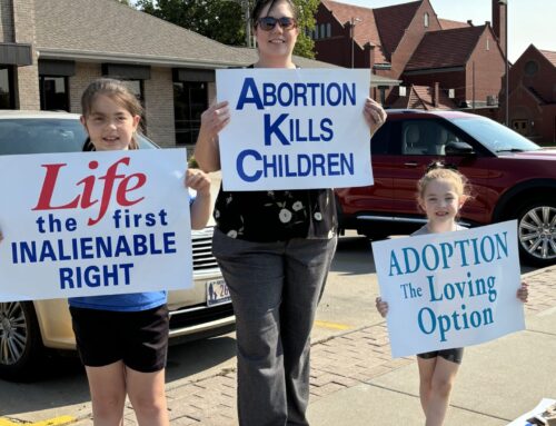 Life Chain Event Draws Hundreds of Silent Witnesses